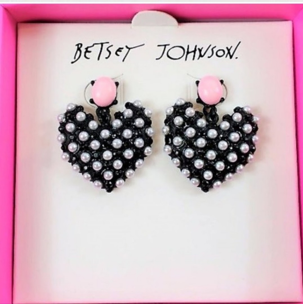 New with tags Betsey Johnson once her land heart-shaped disc drop earrings - Picture 6 of 7